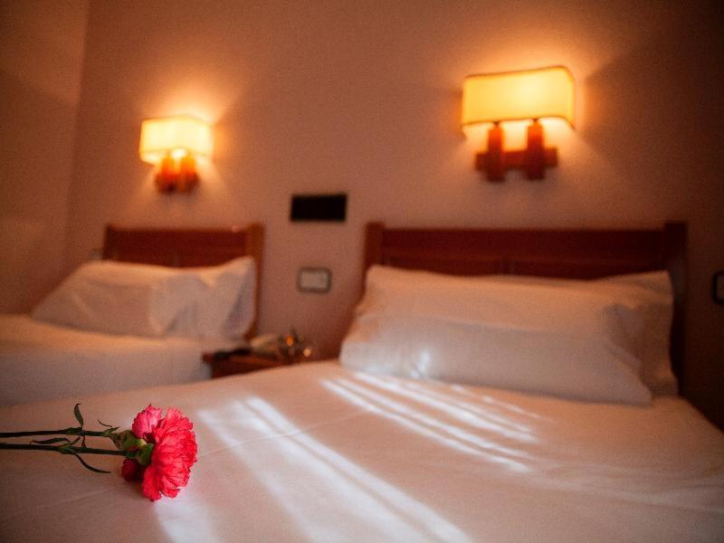 Hospedium Hotel Castilla Торрихос Номер фото