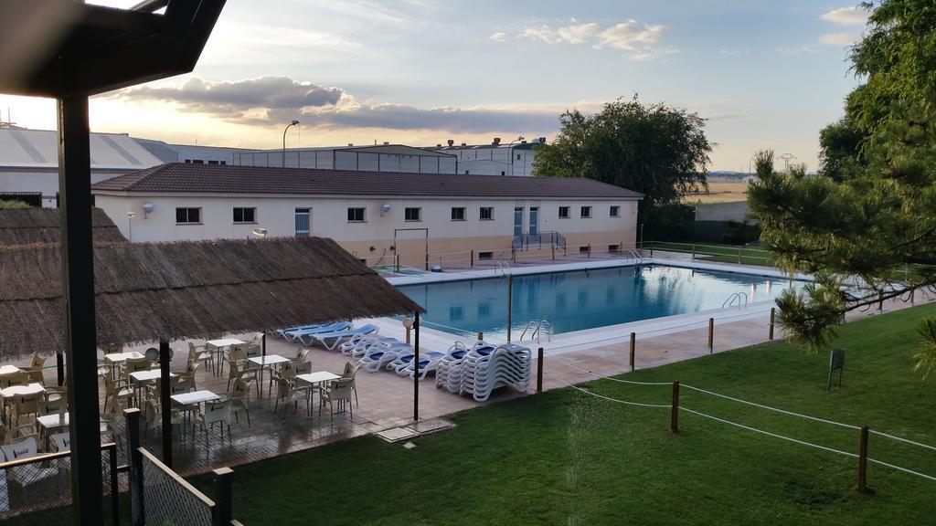 Hospedium Hotel Castilla Торрихос Экстерьер фото
