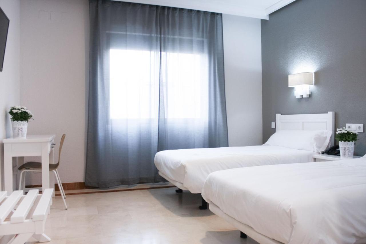 Hospedium Hotel Castilla Торрихос Экстерьер фото