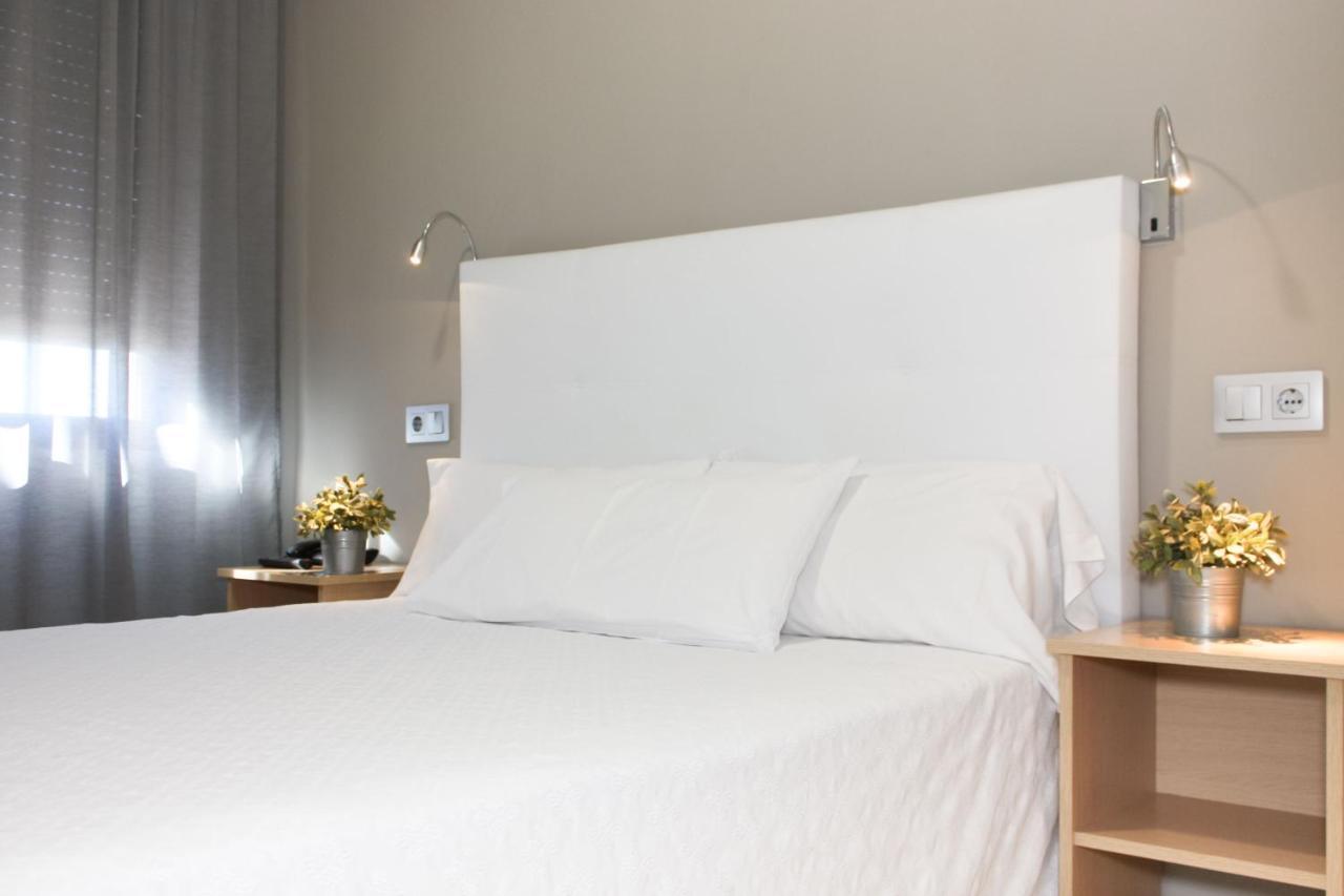 Hospedium Hotel Castilla Торрихос Экстерьер фото